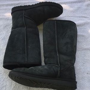 UGGS Black Boots